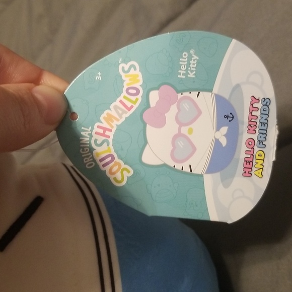 Squishmallows Sanrio Hello Kitty Sailor with Heart Sunglasses - Picture 3 of 4